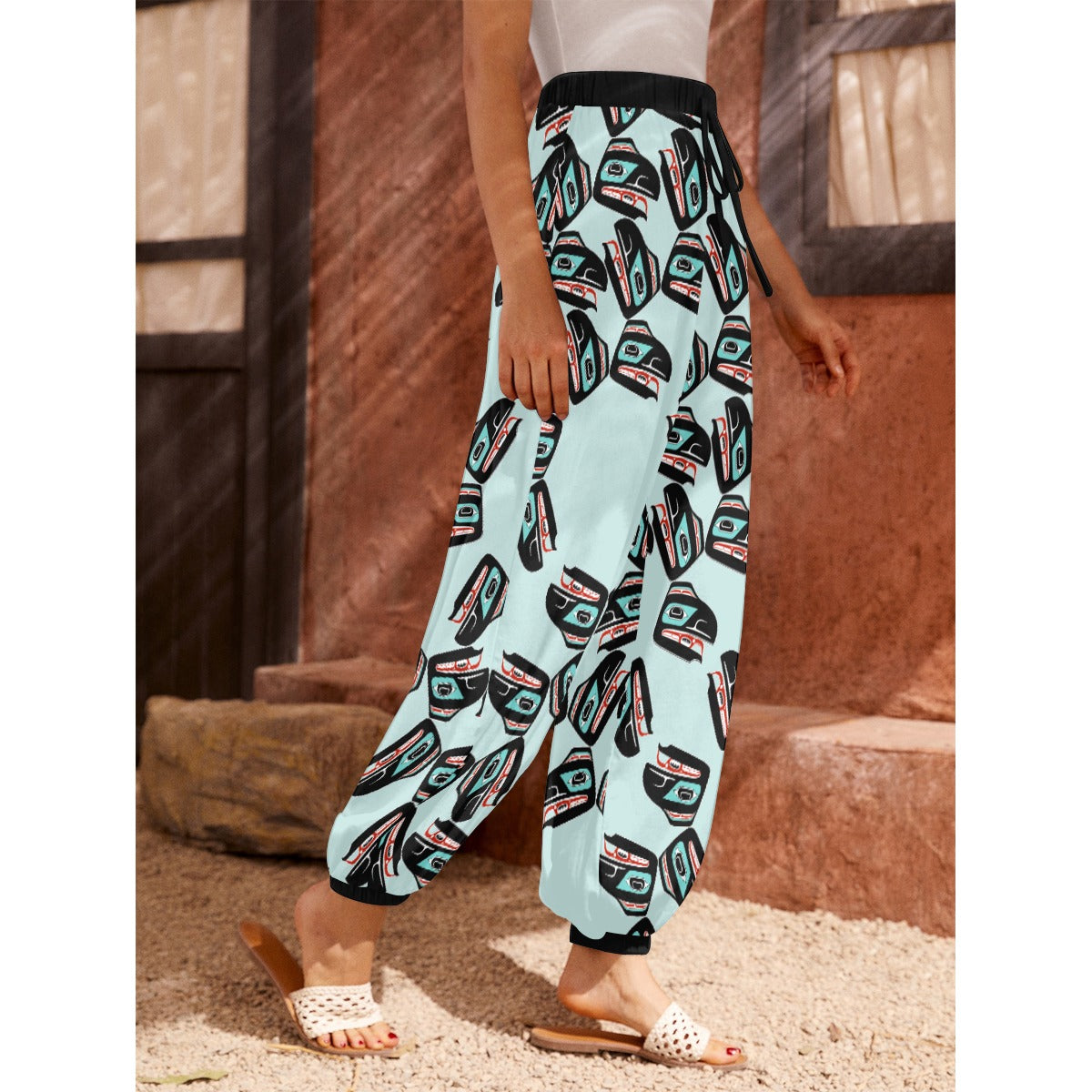 Carrot pants with all over print